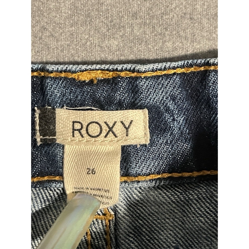 Roxy Denim Shorts‎ Womens Size 26 Medium Wash Frayed Hem Beach Y2K Summer Style - Picture 2 of 8